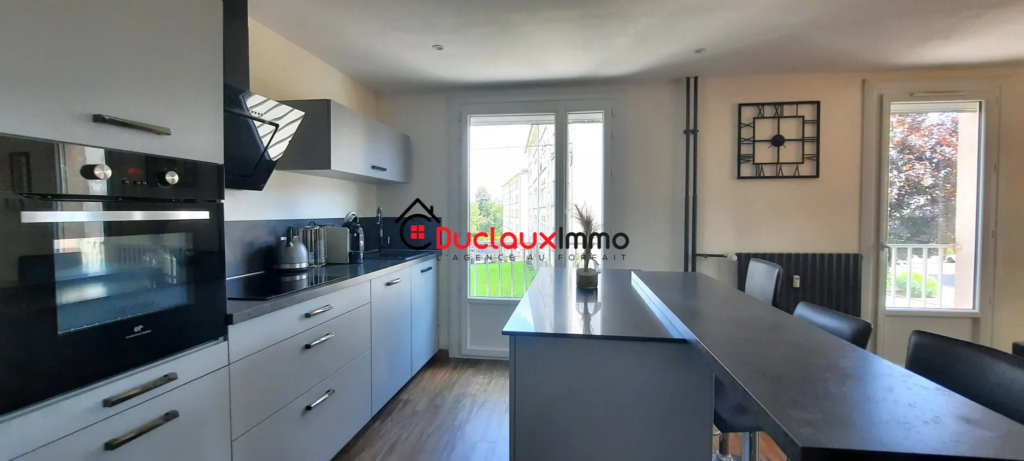 Appartement T2 avec Balcon, Cave & Garage à Aurillac