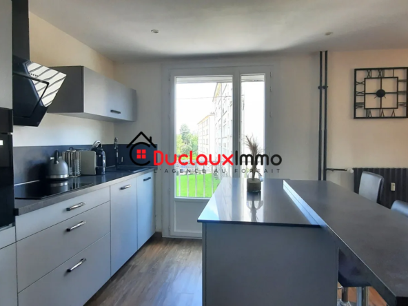 Appartement T2 avec Balcon, Cave & Garage à Aurillac