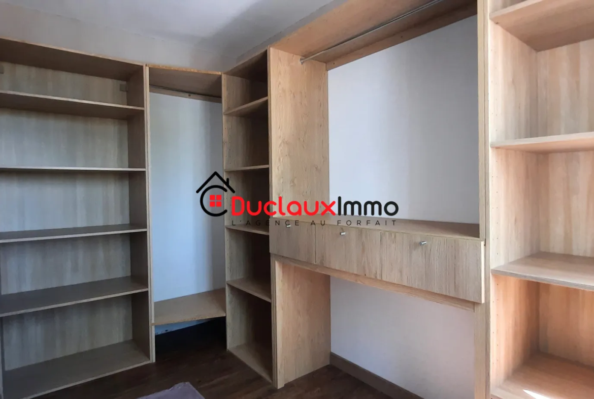 Appartement T2 avec Balcon, Cave & Garage à Aurillac 