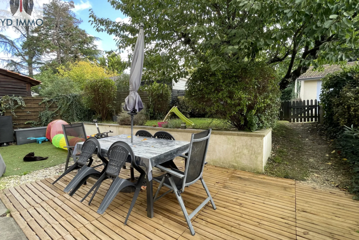 Maison en Pierre Rénovée à Cardan avec Jardin et Garage 