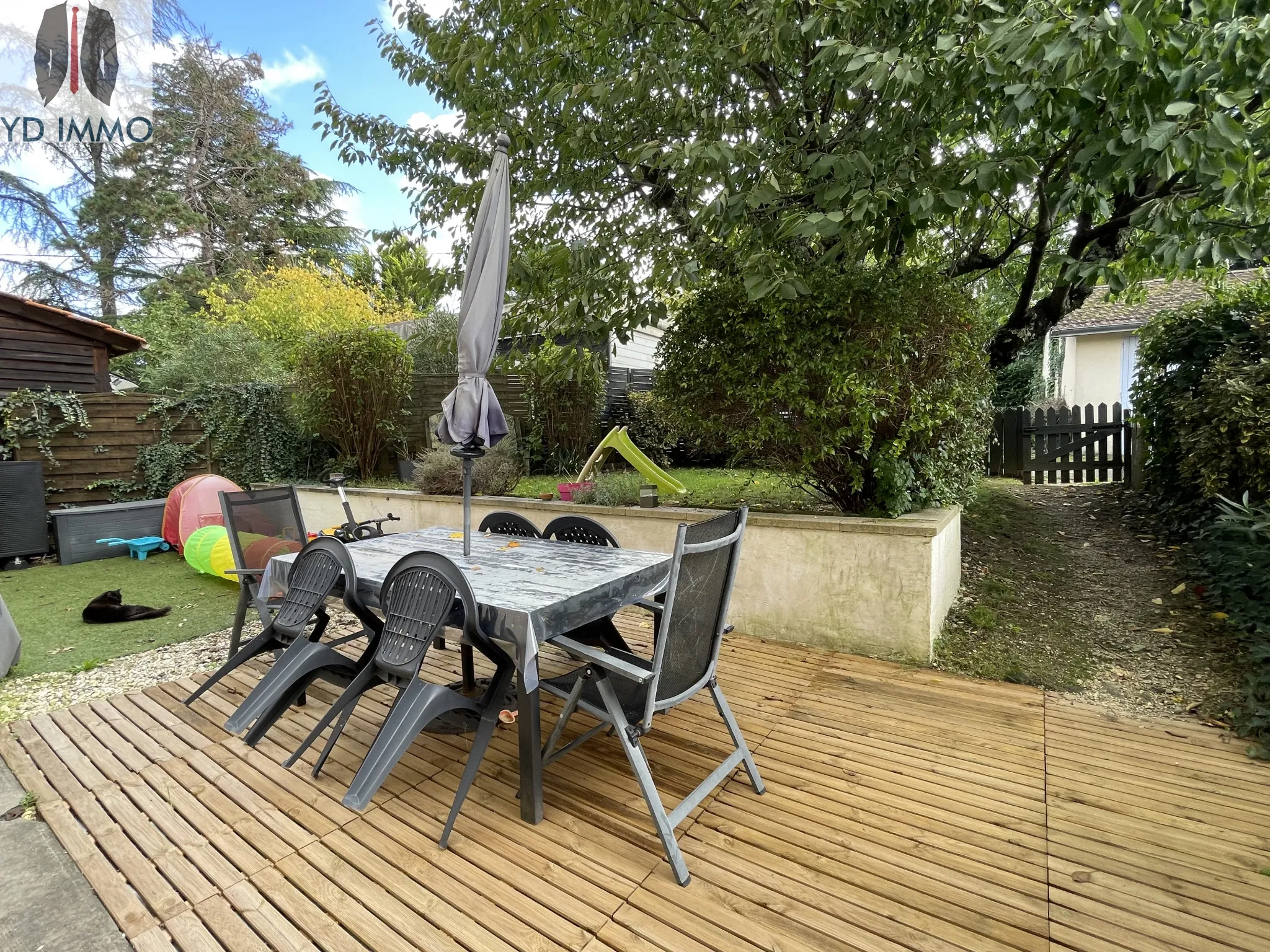 Maison en Pierre Rénovée à Cardan avec Jardin et Garage 