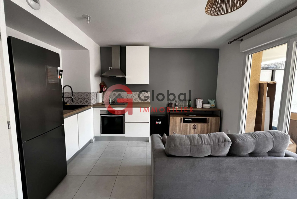 Appartement T2 avec terrasse et stationnement à Martigues 