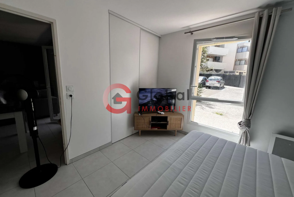 Appartement T2 avec terrasse et stationnement à Martigues 