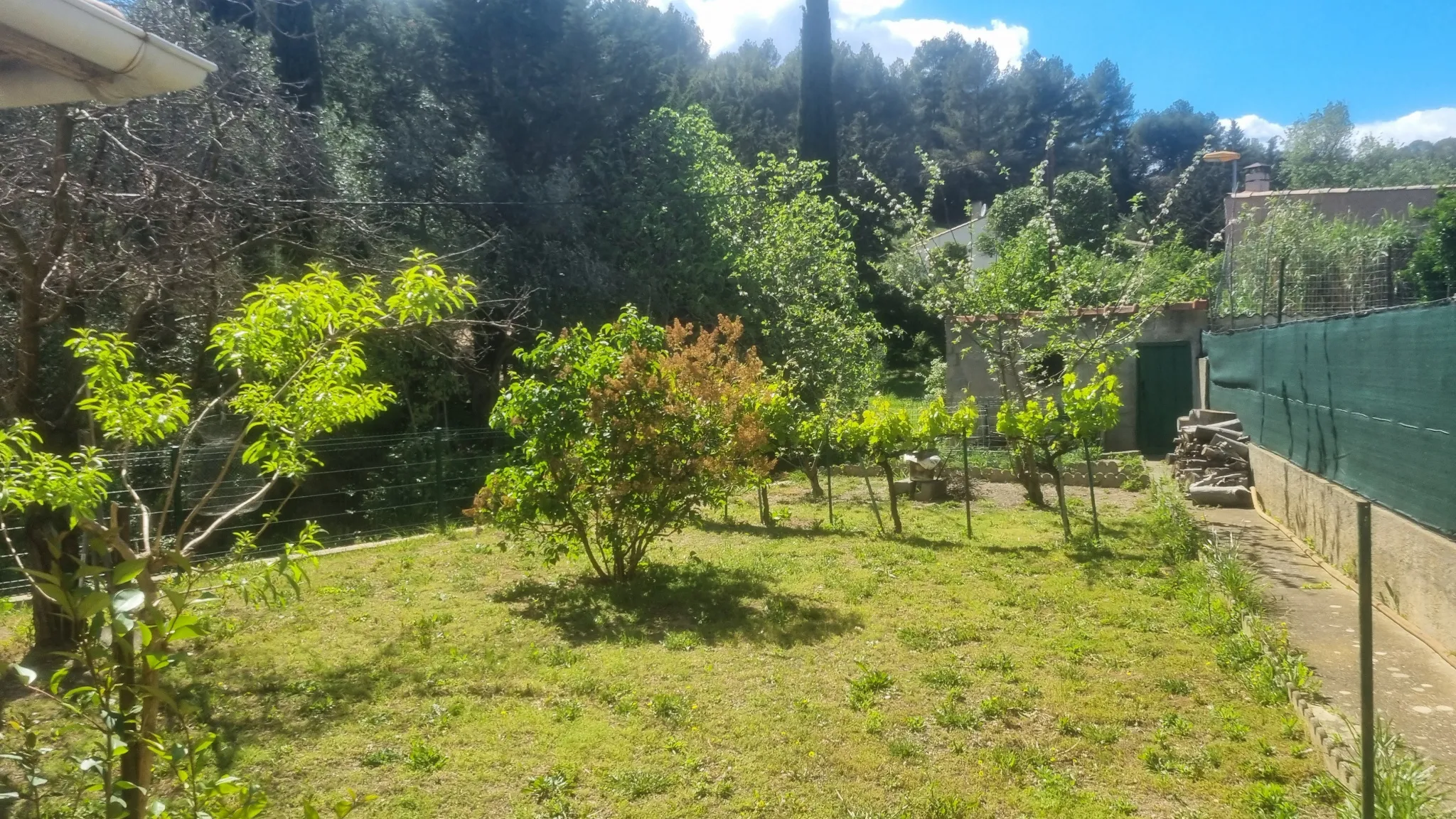 Maison à vendre à Bize-Minervois avec jardin et garage - 100 m² 