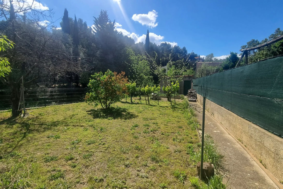 Maison à vendre à Bize-Minervois avec jardin et garage - 100 m² 