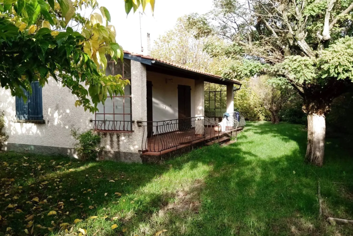 Maison plain pied avec garage à Aubignosc - 1746 m² de terrain 