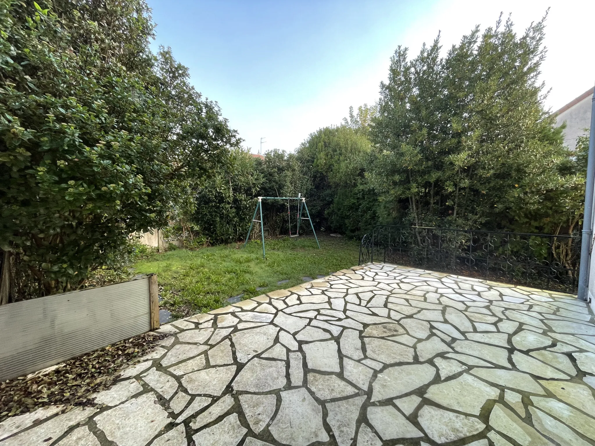 Maison à vendre au Mans, secteur Prémartine avec 3 chambres et jardin 