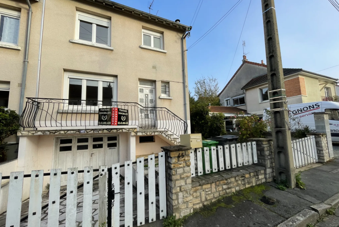 Maison à vendre au Mans, secteur Prémartine avec 3 chambres et jardin 