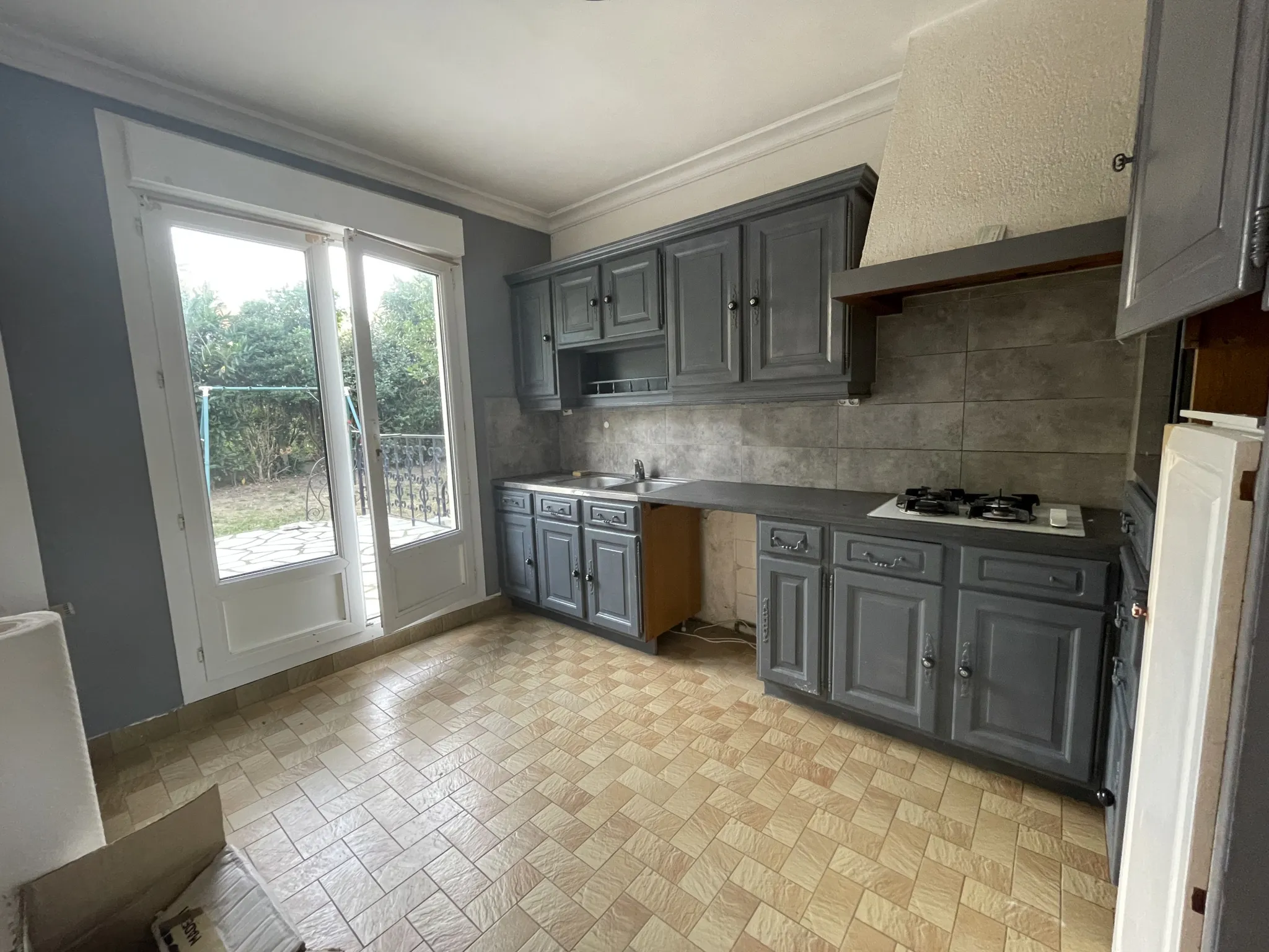 Maison à vendre au Mans, secteur Prémartine avec 3 chambres et jardin 