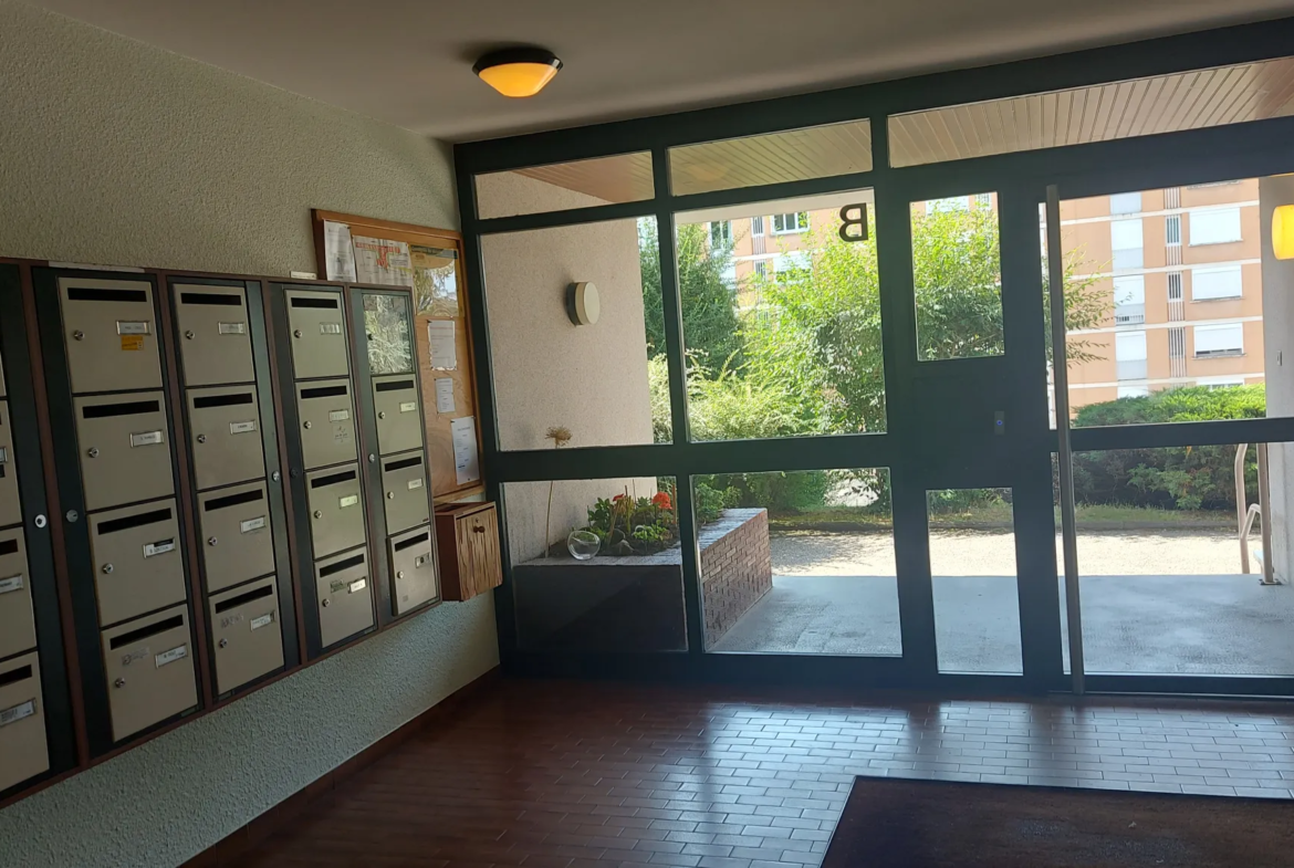 Vente Appartement T4 Dernier Étage à Vienne avec Garage et Balcon 