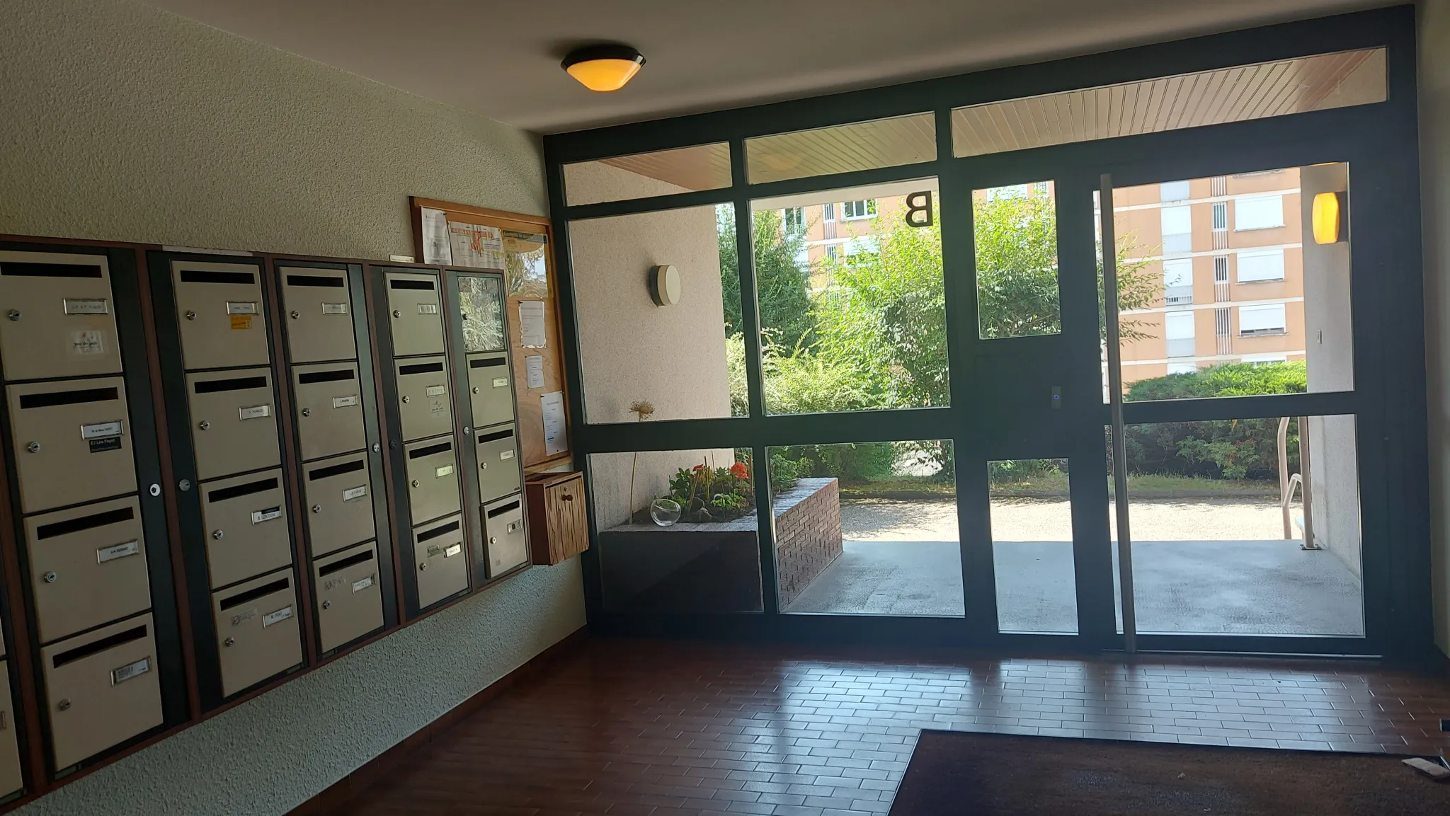 Vente Appartement T4 Dernier Étage à Vienne avec Garage et Balcon 