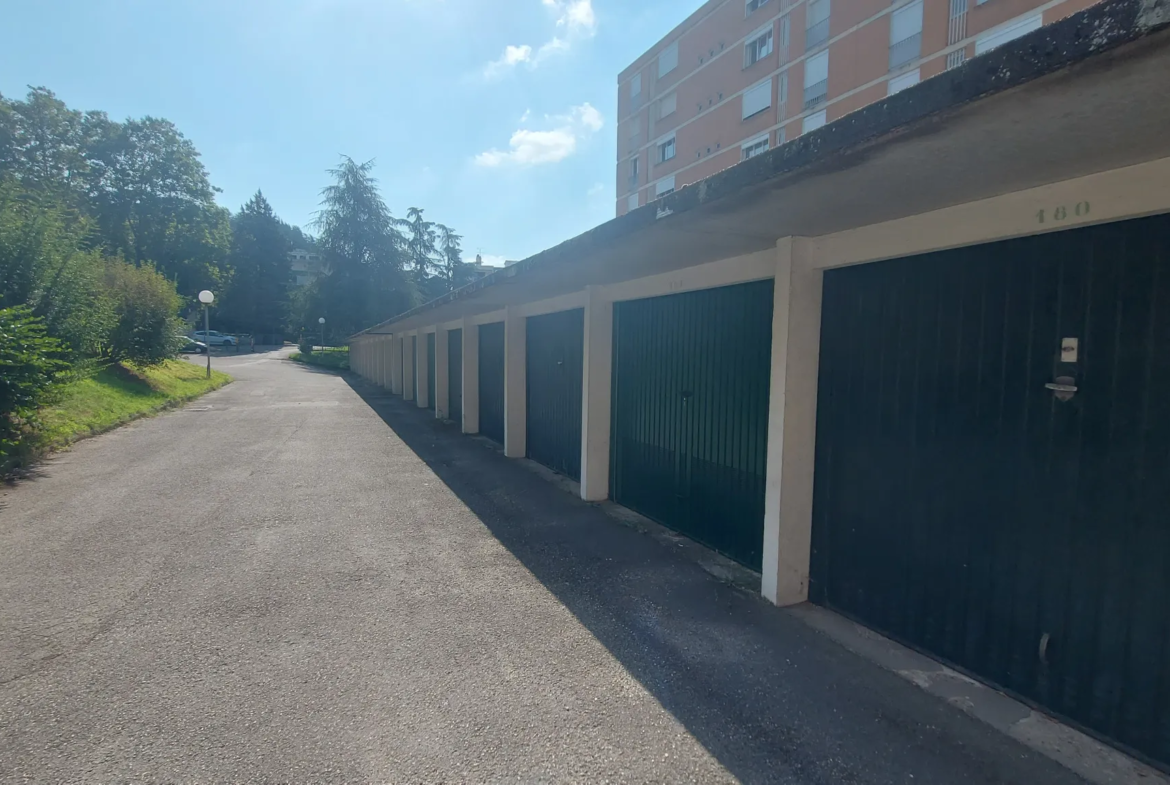 Appartement T4 Dernier Étage à Vienne avec Garage et Balcon 