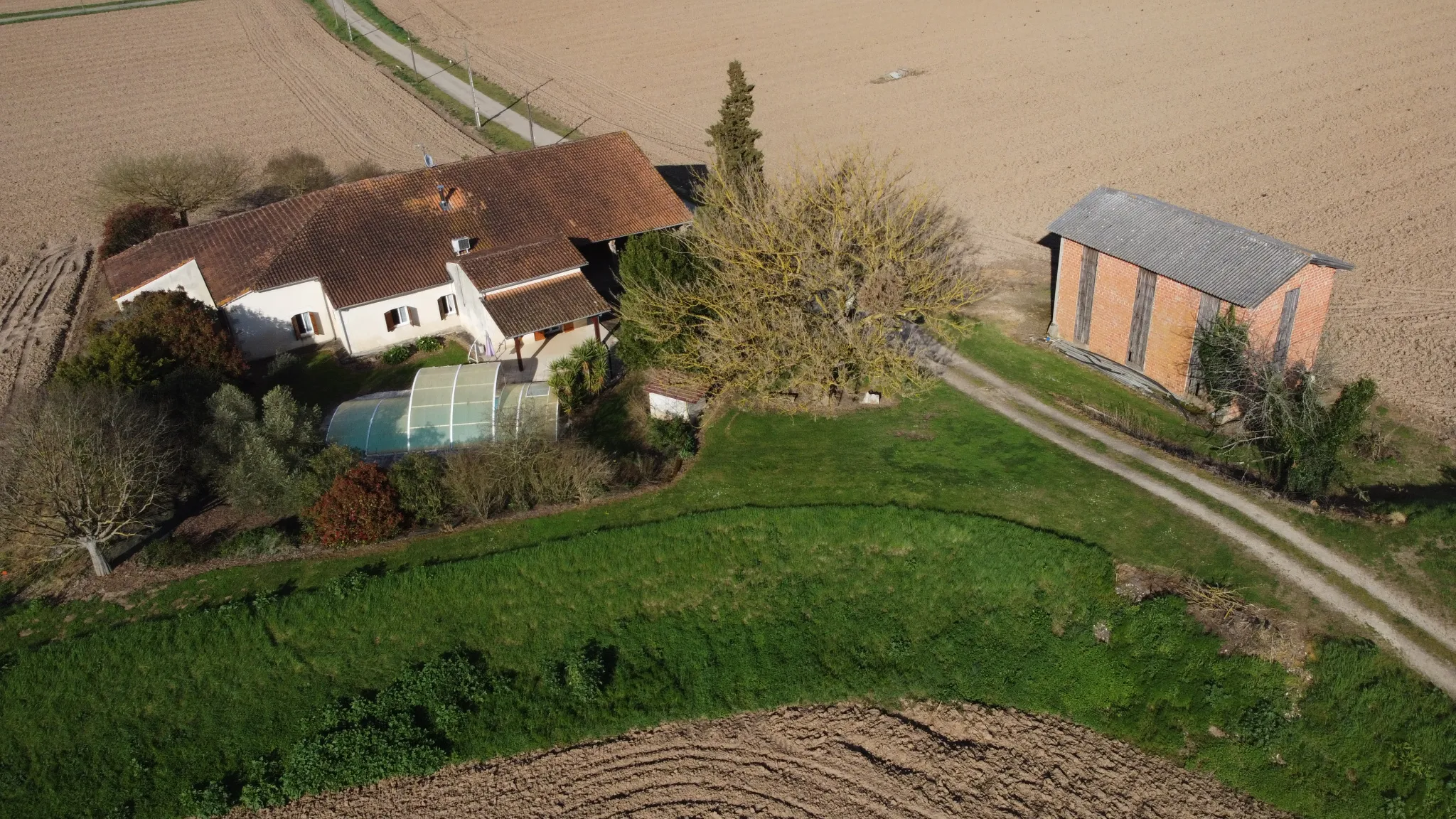 Propriété familiale en pierre avec deux habitations à Sainte-Bazeille 