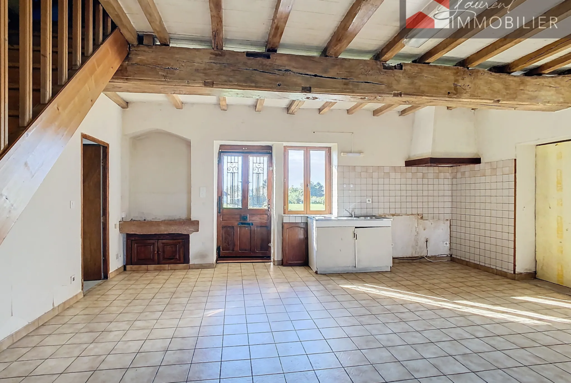 Maison de 133m2 à rénover à Jouvençon pour 120 000 € 