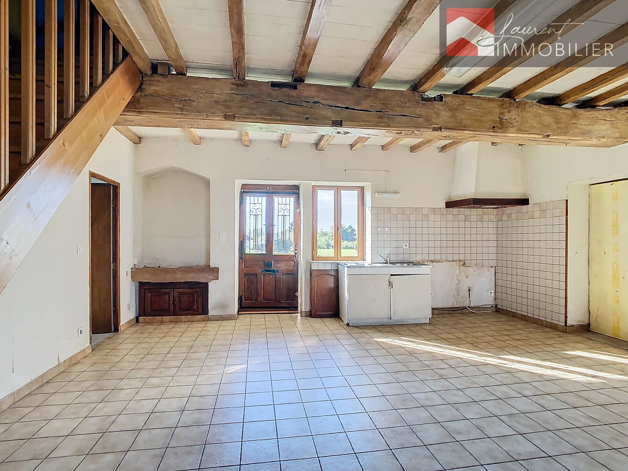 Maison de 133m2 à rénover à Jouvençon pour 120 000 € 