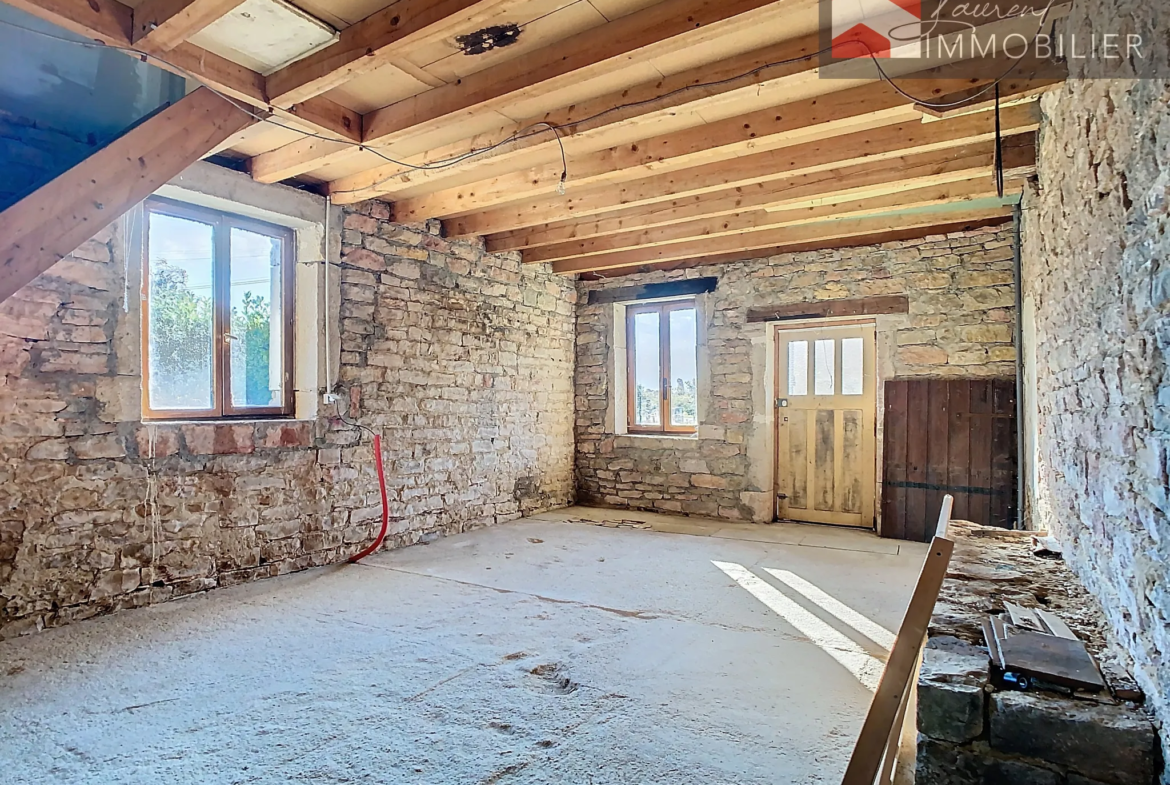 Maison de 133m2 à rénover à Jouvençon pour 120 000 € 