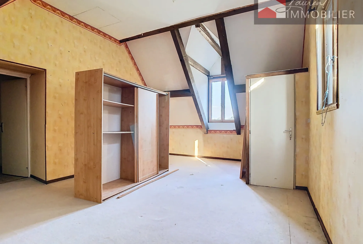 Maison de 133m2 à rénover à Jouvençon pour 120 000 € 