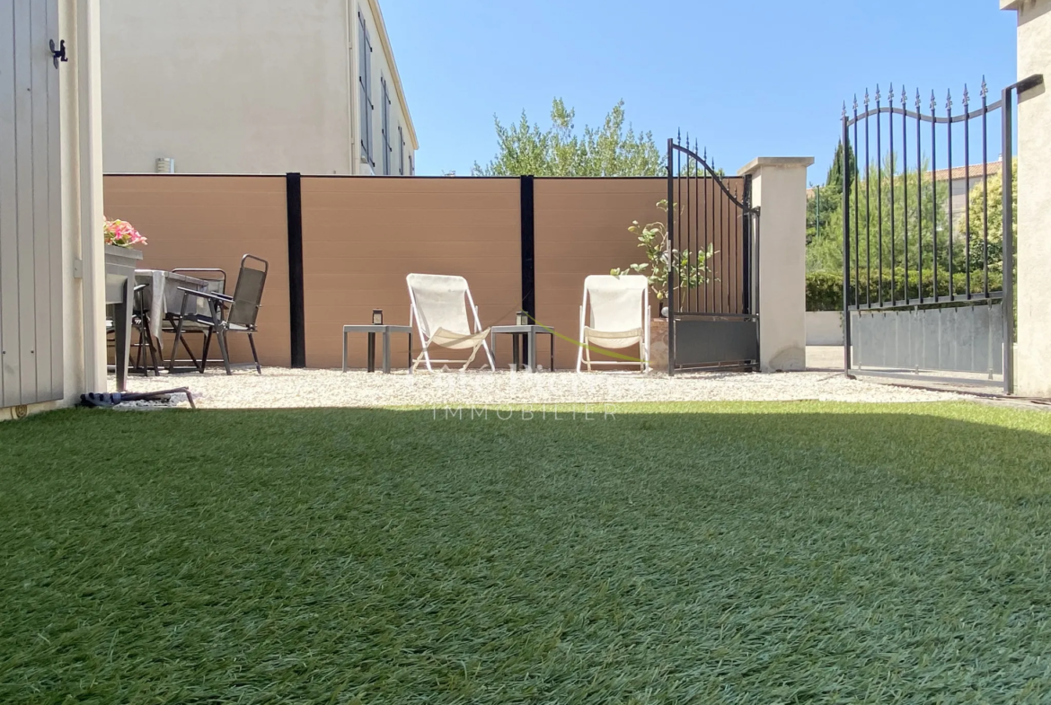 Charmante maison récente à vendre à Uzès avec jardinet 