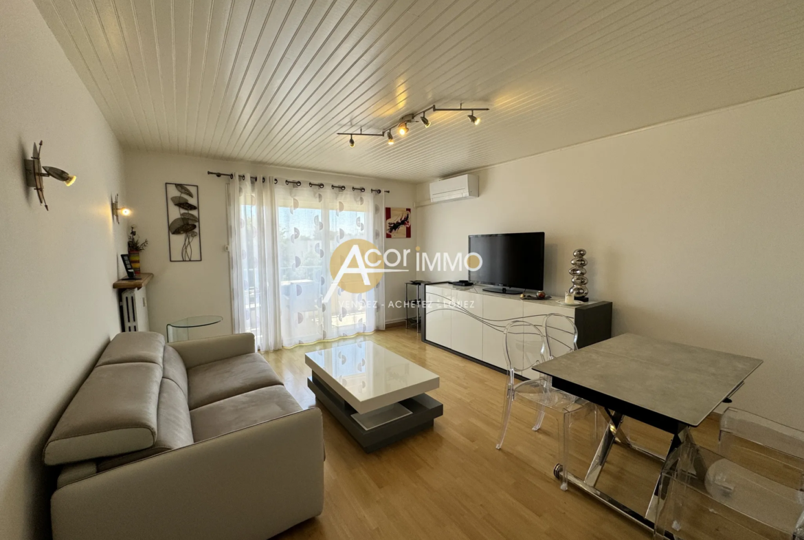 À vendre : Appartement T3 rénové à Six-Fours avec balcon et cave 