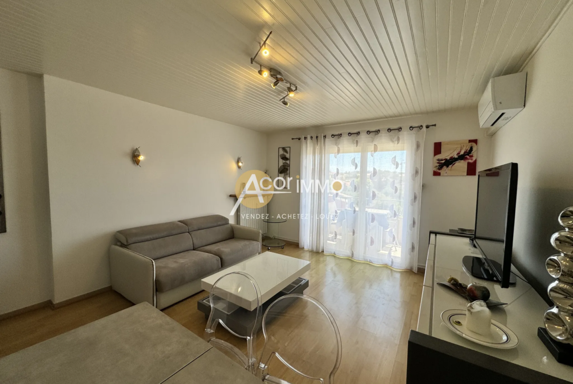 À vendre : Appartement T3 rénové à Six-Fours avec balcon et cave 