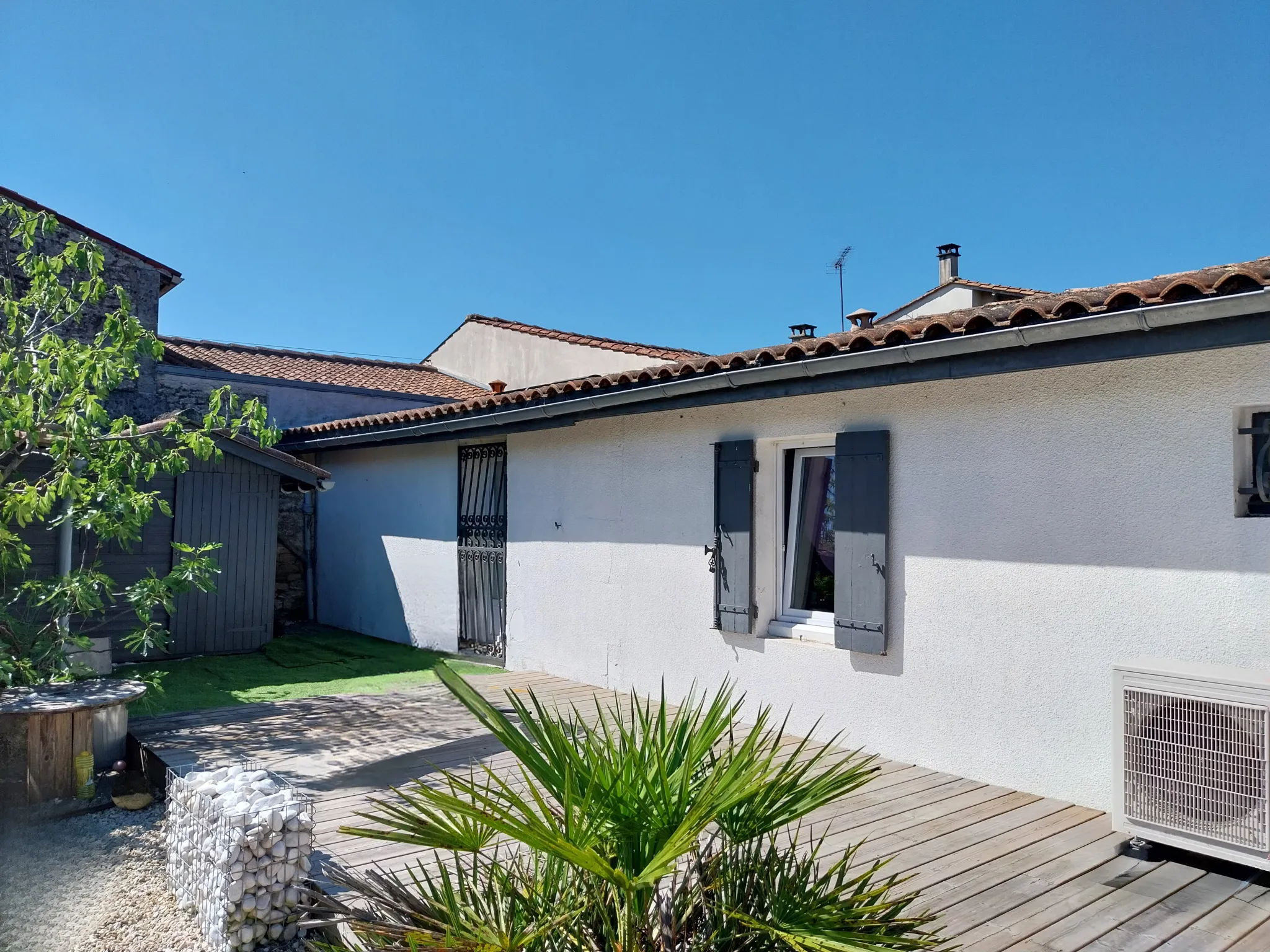 Charmante maison avec jardin à Chateaubernard 