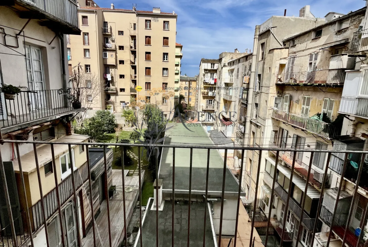 À vendre : Appartement T3 Rue Miot à Bastia 