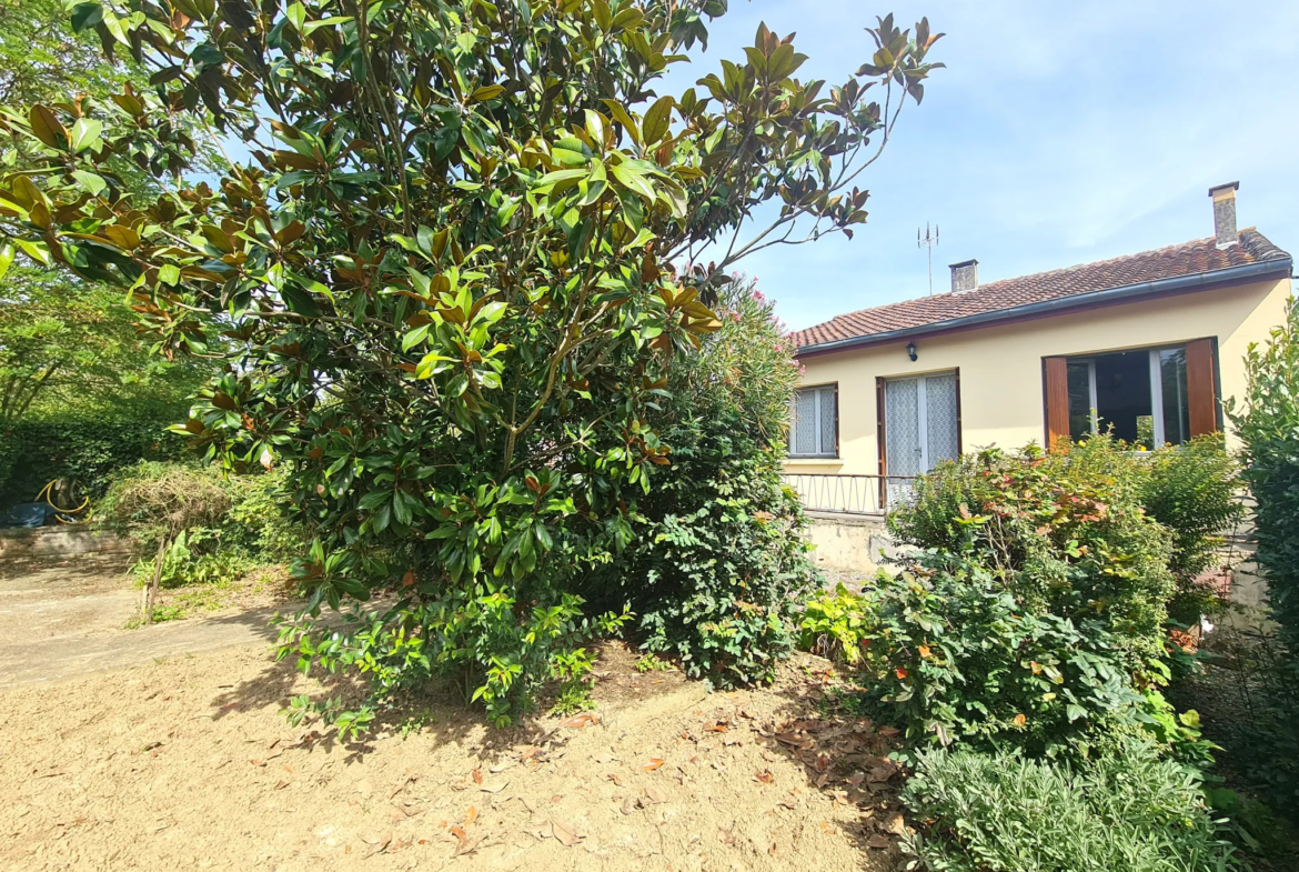 Maison T4 avec garage et jardin à Saint-Sulpice-sur-Léze 