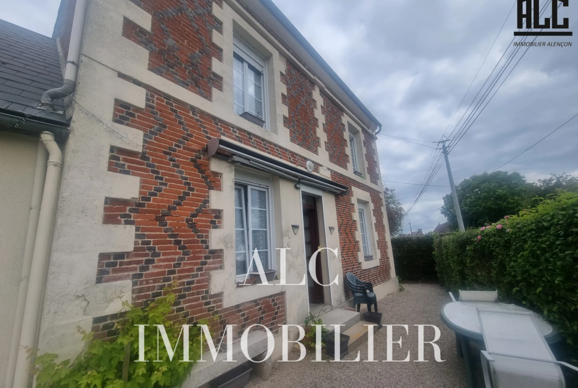 Maison de charme à vendre à Mortrée - 137 m² avec garage 