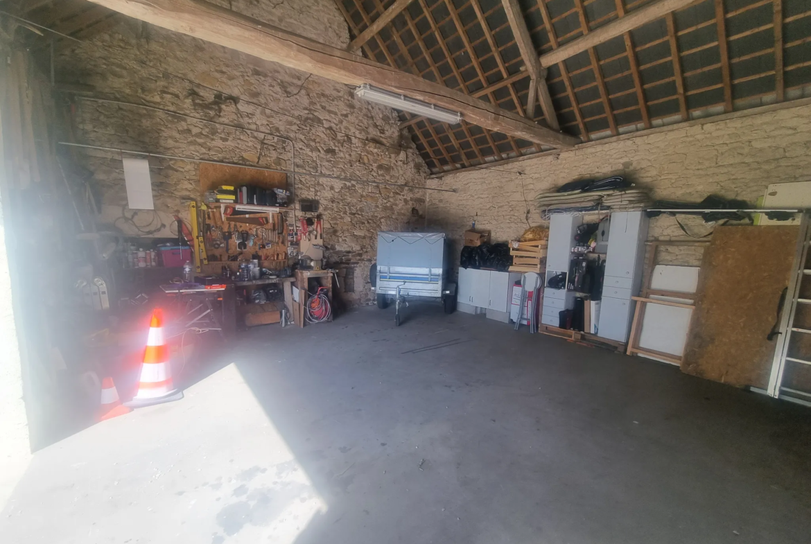 Maison de charme à vendre à Mortrée - 137 m² avec garage 