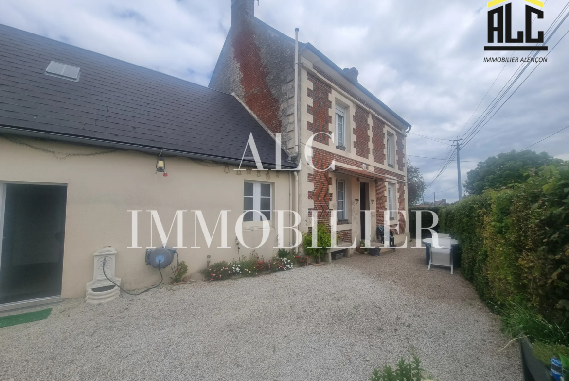 Maison de charme à vendre à Mortrée - 137 m² avec garage 