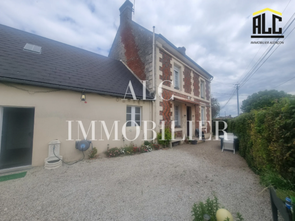 Maison de charme à vendre à Mortrée - 137 m² avec garage