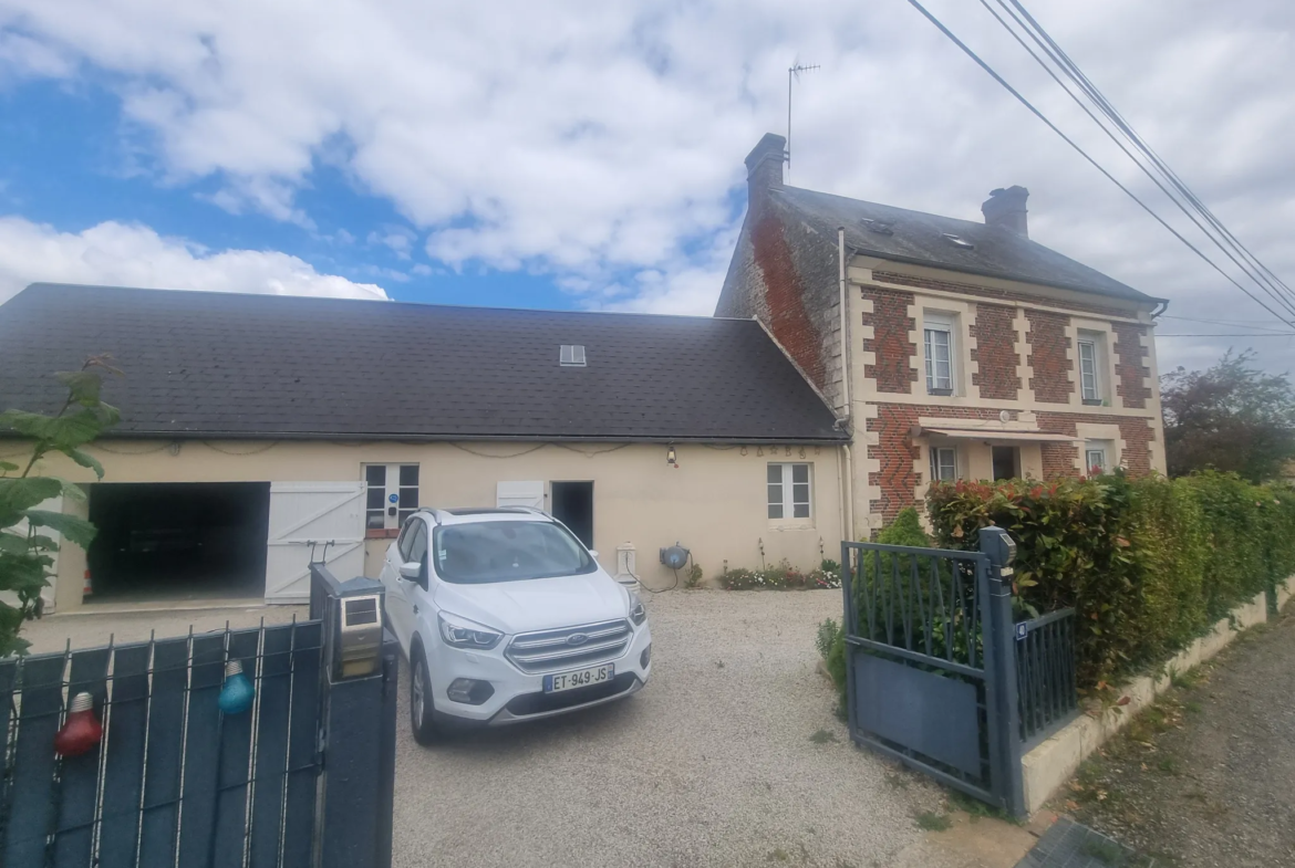 Maison de charme à vendre à Mortrée - 137 m² avec garage 