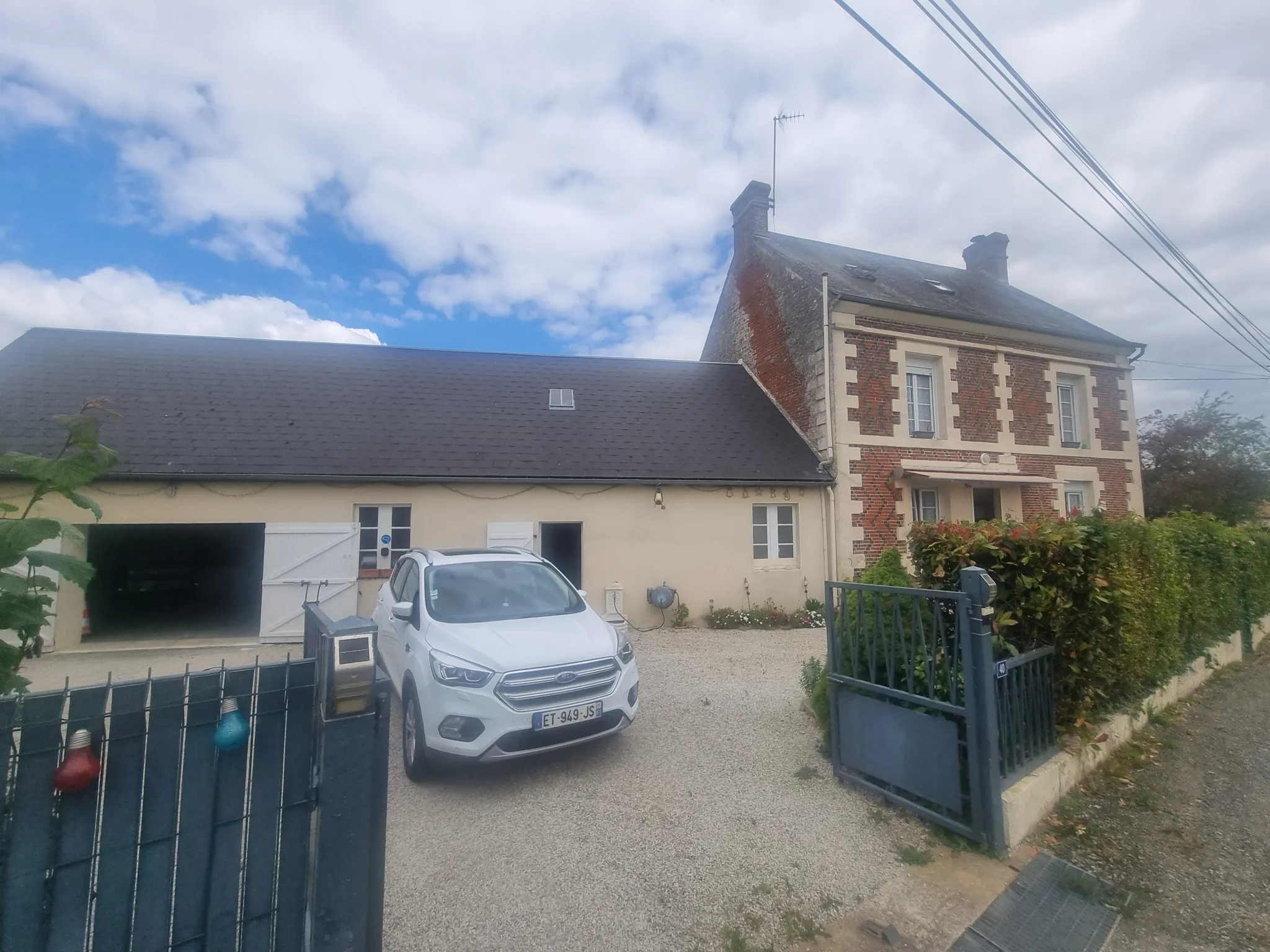 Maison de charme à vendre à Mortrée - 137 m² avec garage 