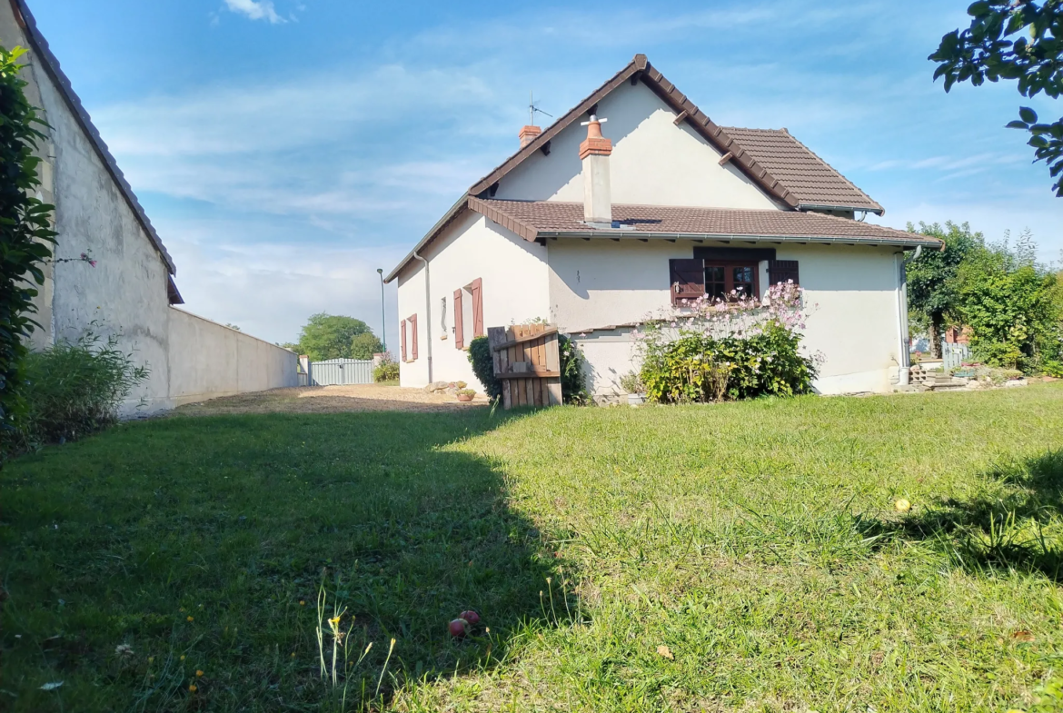 Joli pavillon à vendre à Beffes - 4 chambres et jardin 