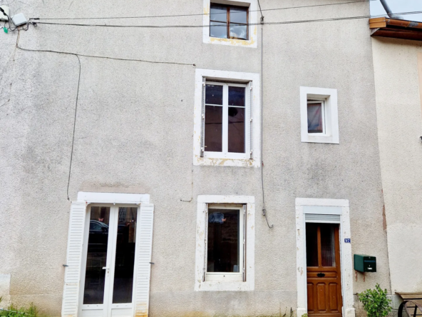 À vendre : Maison de 137 m2 à Monthureux sur Saône avec jardin