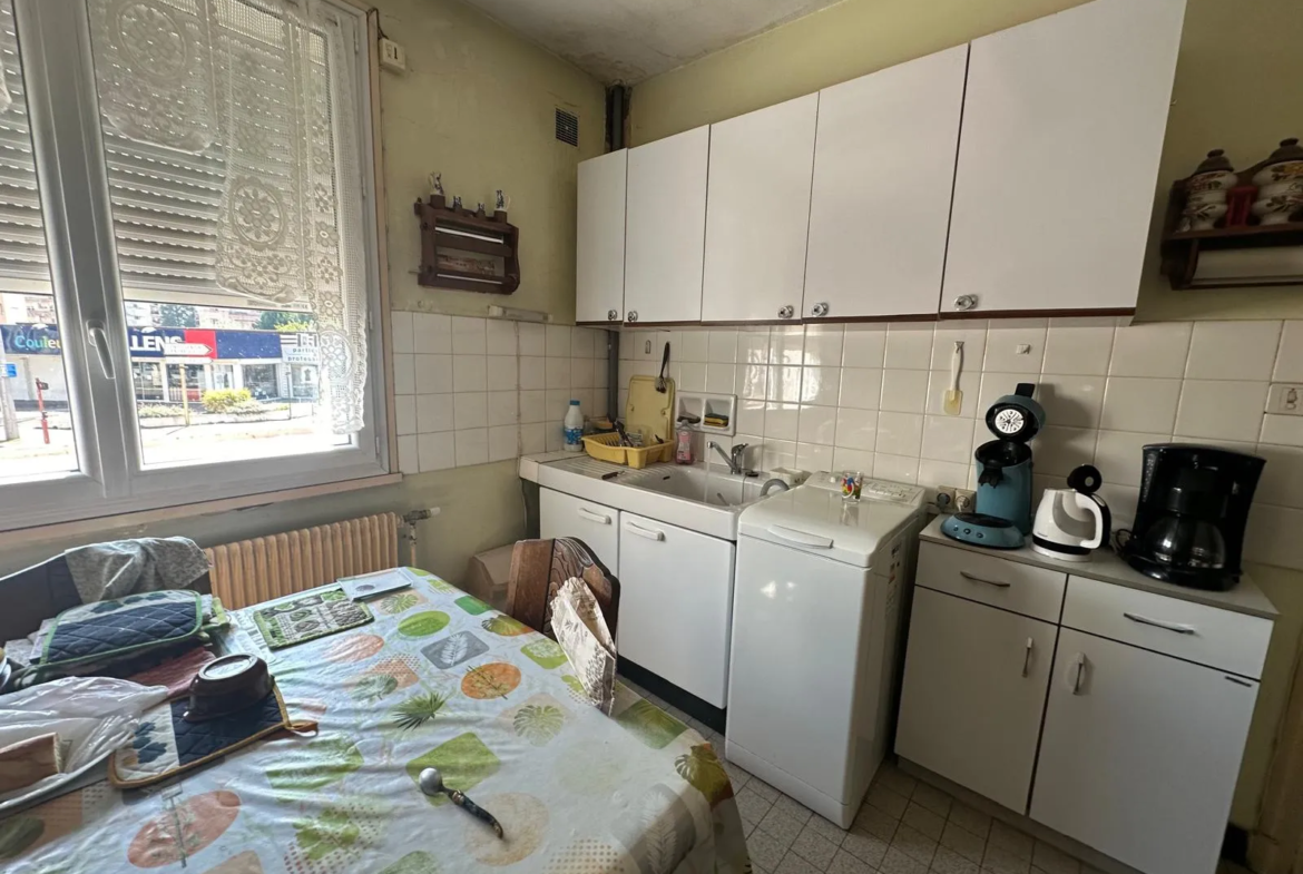 À vendre : Appartement de 68,7 m² loué à Roanne 