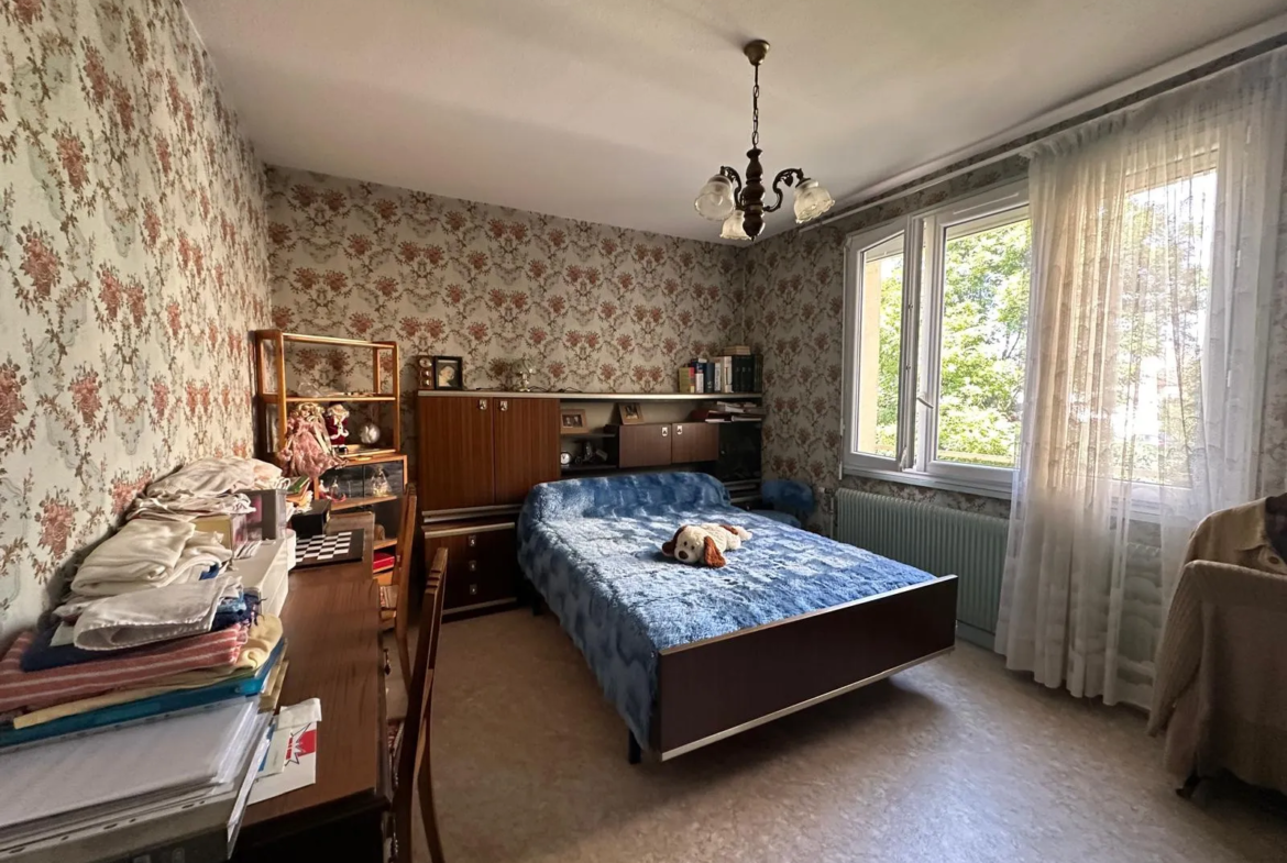 À vendre : Appartement de 68,7 m² loué à Roanne 