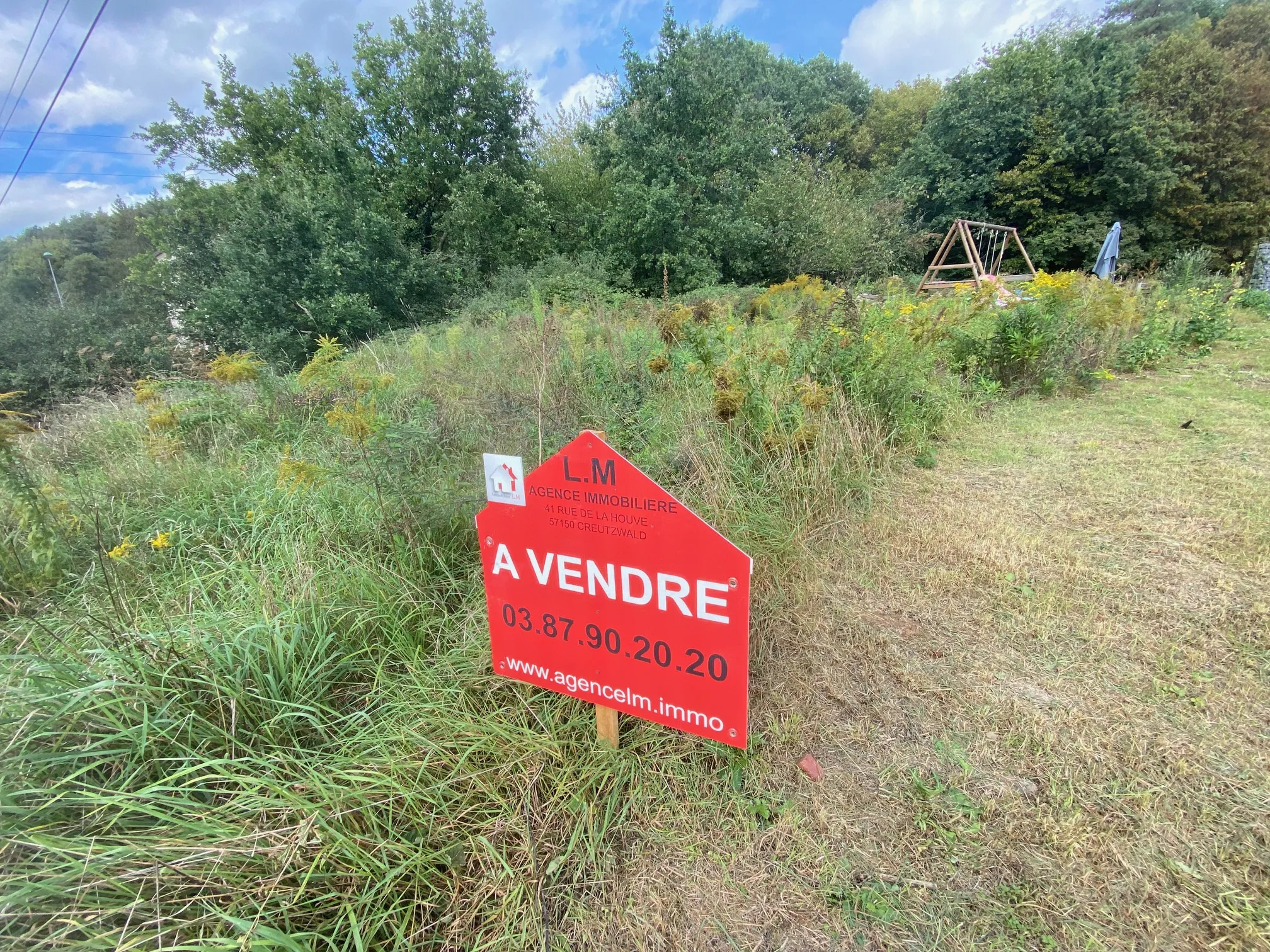 Terrain constructible de 2562 m² à Creutzwald, possibilité de construire deux maisons 