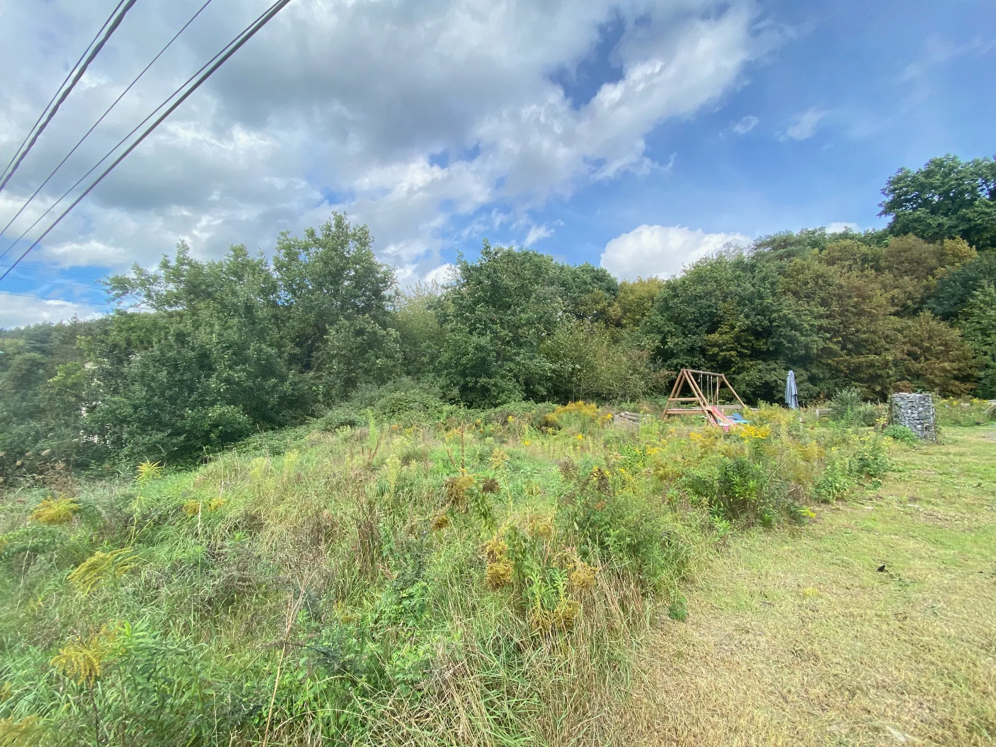 Terrain constructible de 2562 m² à Creutzwald, possibilité de construire deux maisons 