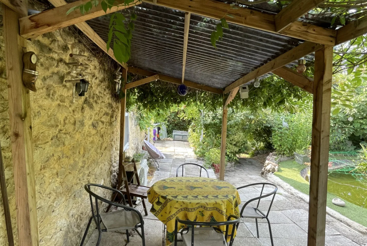 À vendre : Maison en pierre aux environs bucoliques à Verdelais 