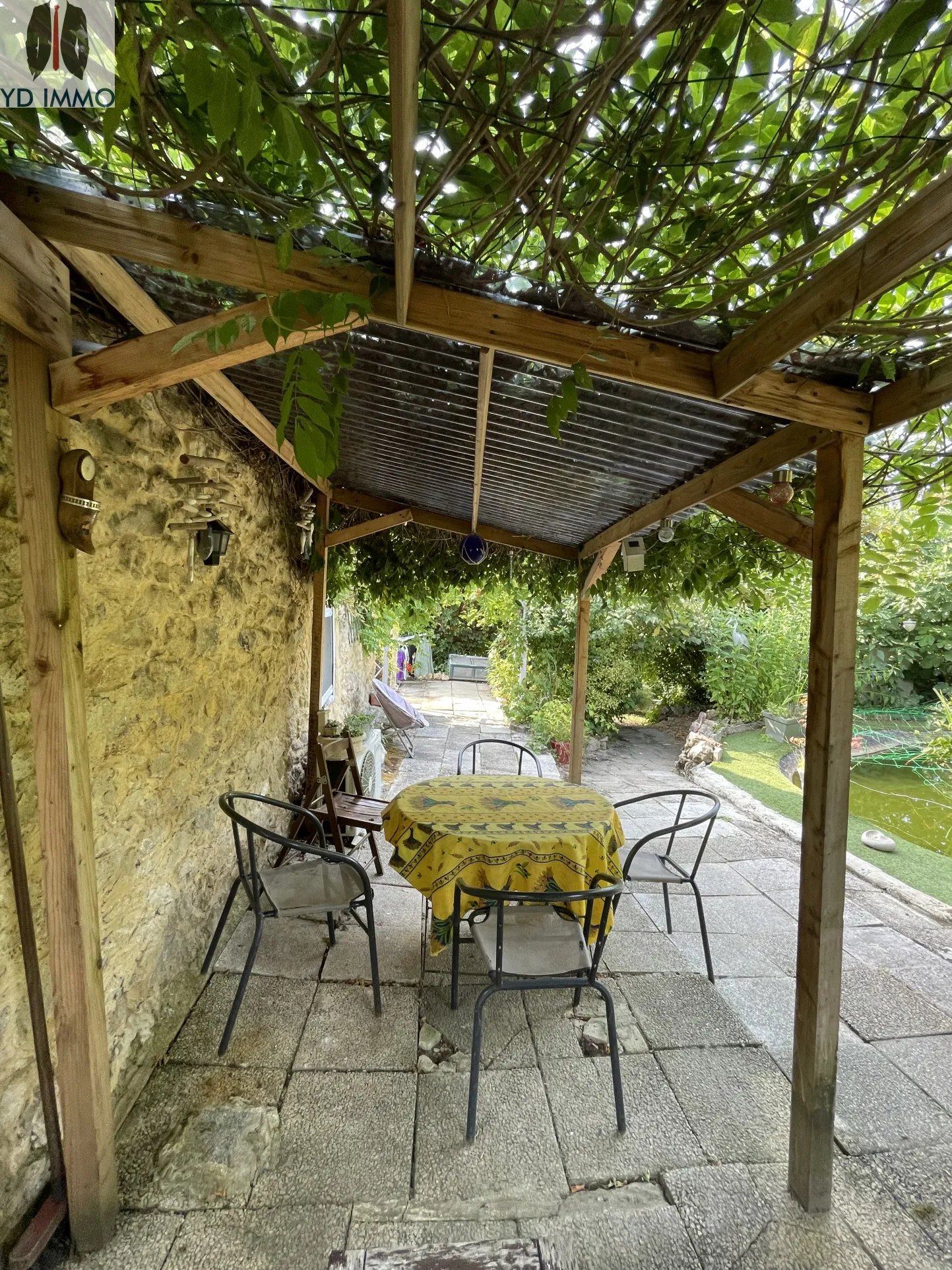 À vendre : Maison en pierre aux environs bucoliques à Verdelais 