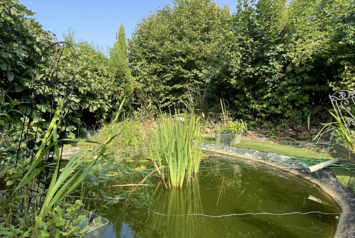 À vendre : Maison en pierre aux environs bucoliques à Verdelais 