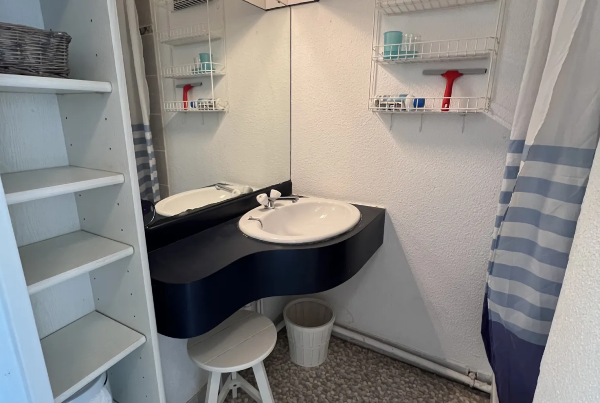 À vendre : Studio cabine lumineux au Cap d'Agde avec parking 