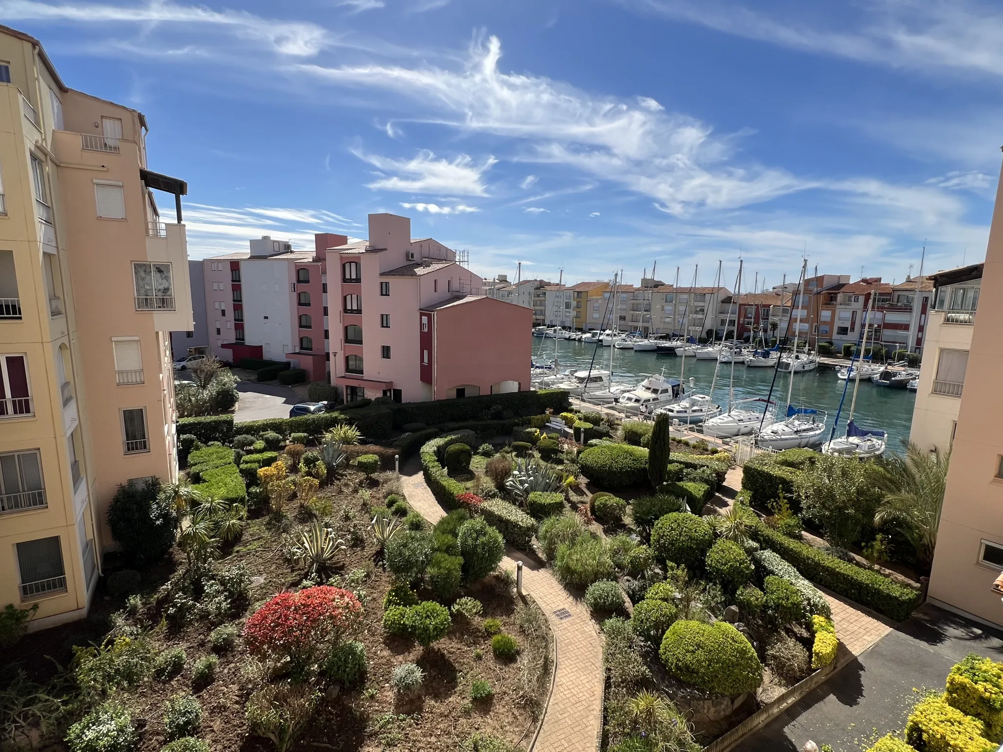 À vendre : Studio cabine lumineux au Cap d'Agde avec parking 