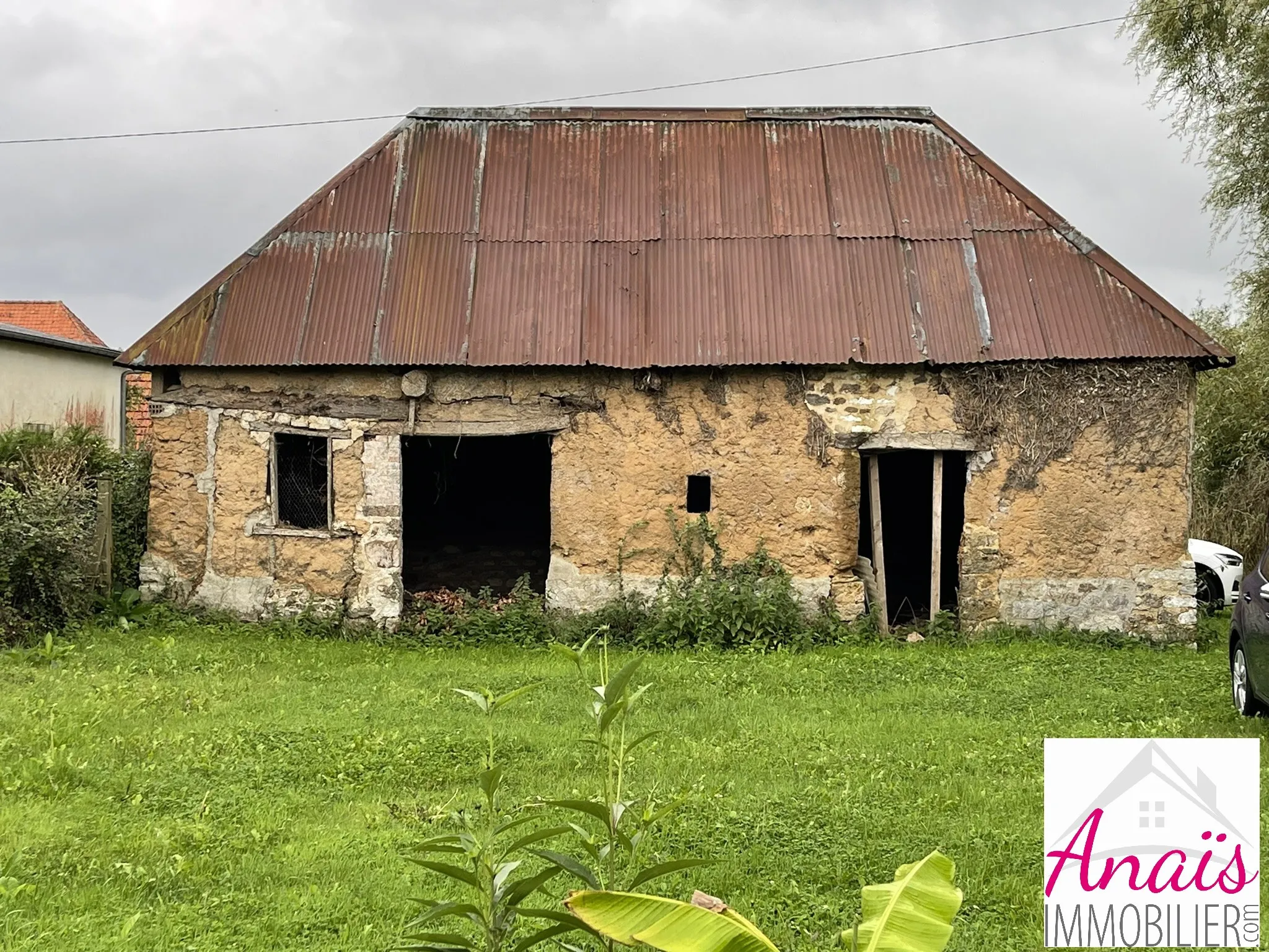 Maison ancienne à rénover à Tribehou 