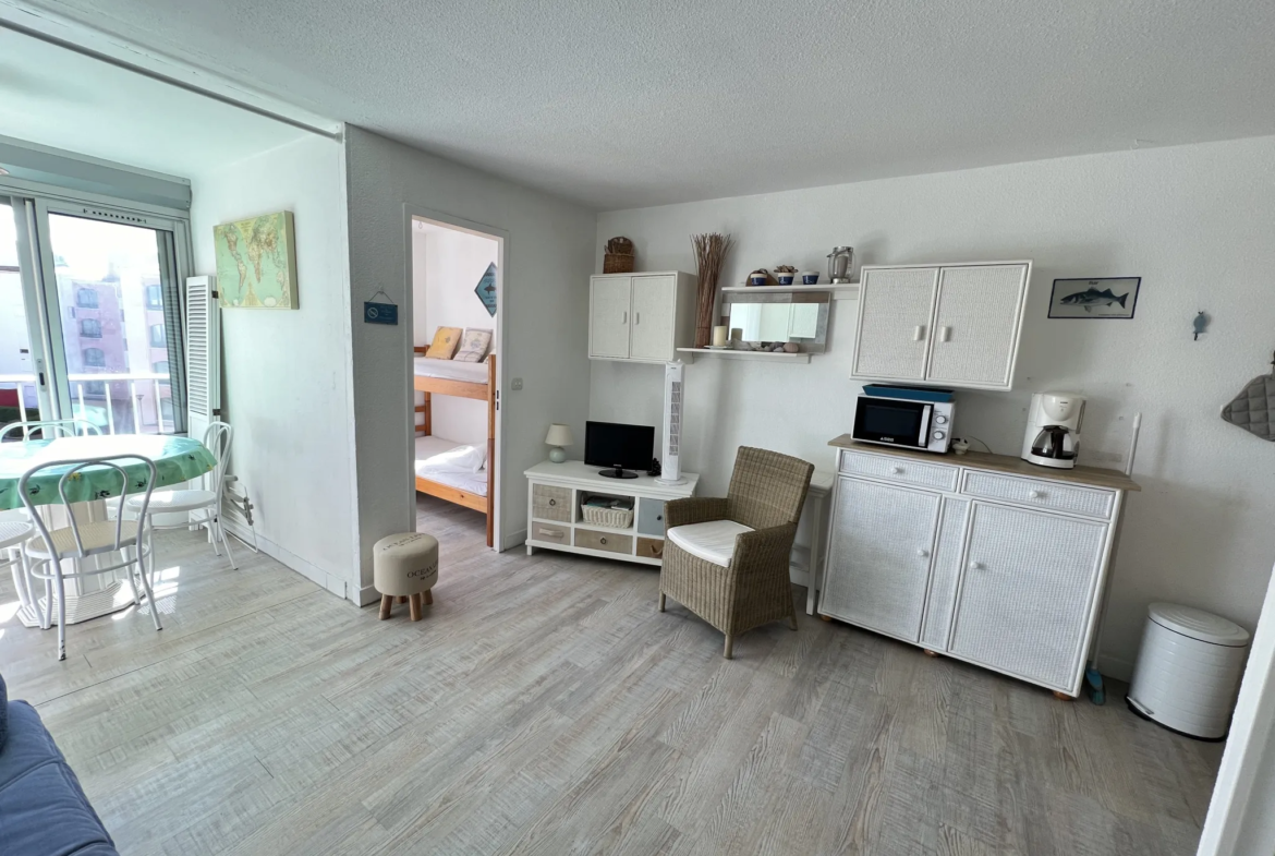 À vendre : Studio cabine lumineux au Cap d'Agde avec parking 