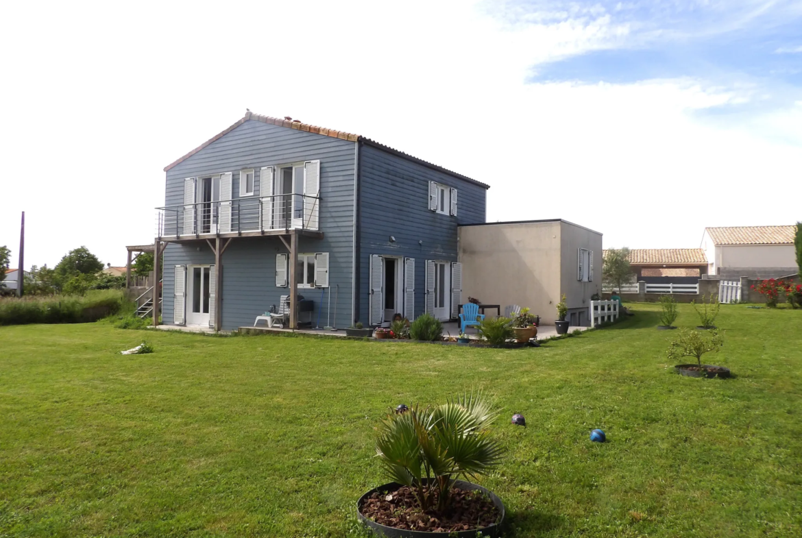 Maison d'architecte à ossature bois non mitoyenne à Bords 