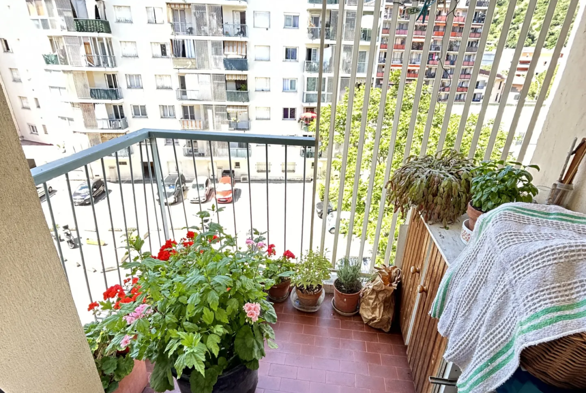 Appartement 3 pièces à vendre à Nice Est - 58 m², balcon, garage 