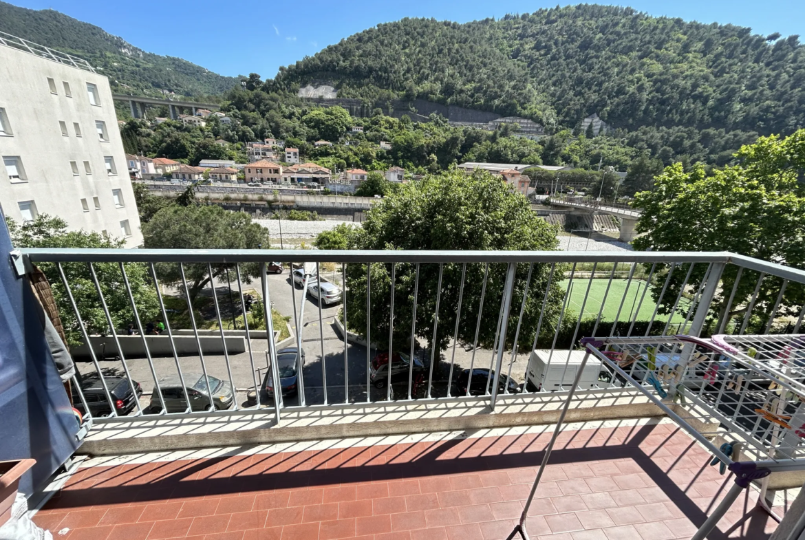 Appartement 3 pièces à vendre à Nice Est - 58 m², balcon, garage 