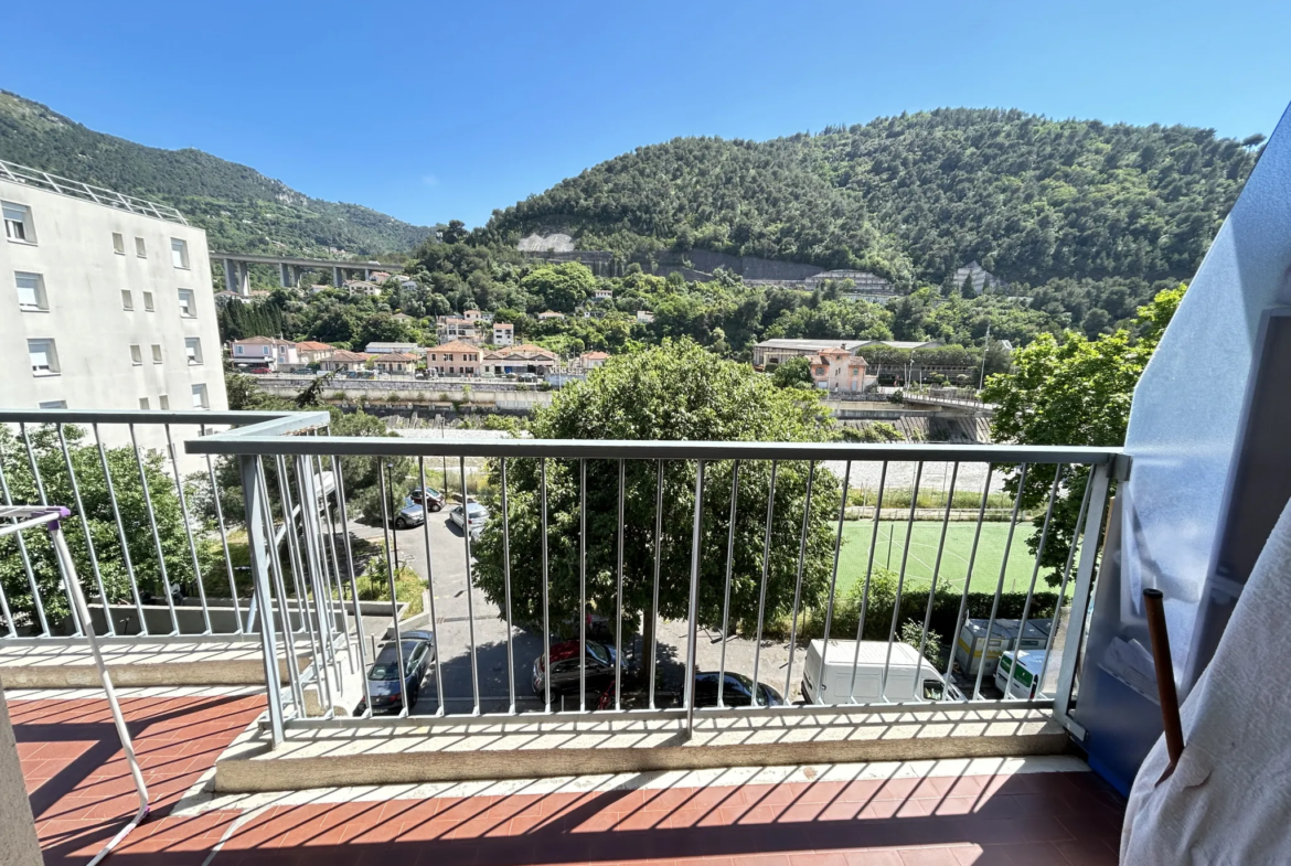 Appartement 3 pièces à vendre à Nice Est - 58 m², balcon, garage 